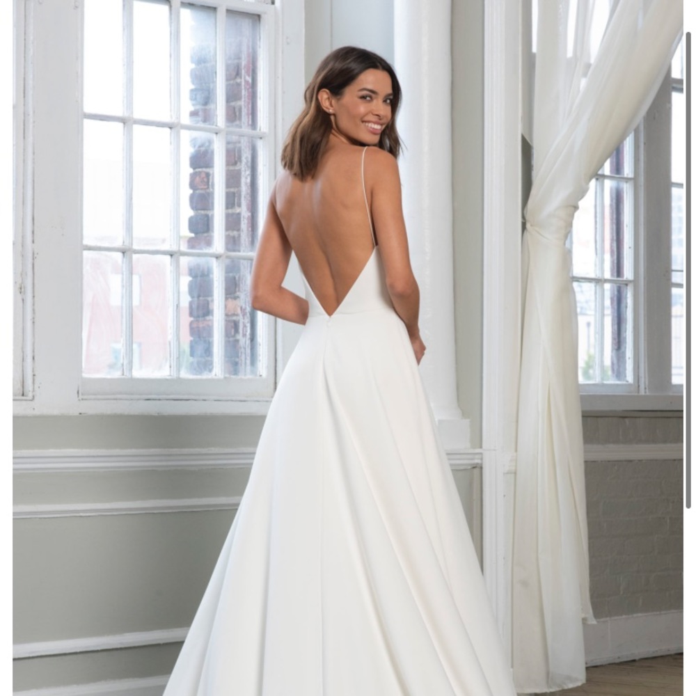 Theia Ally crepe wedding gown size 8